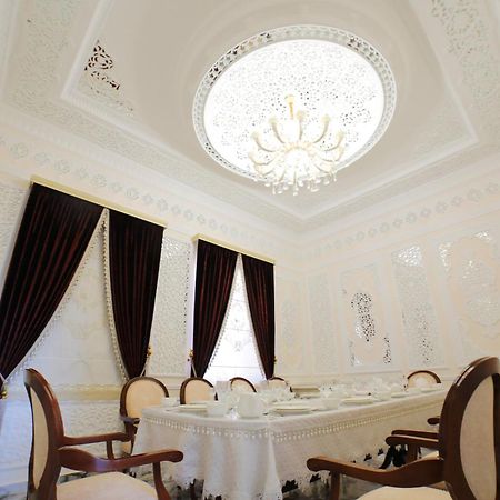 Bravolyuks Hotel อูร์เกนช์ ภายนอก รูปภาพ