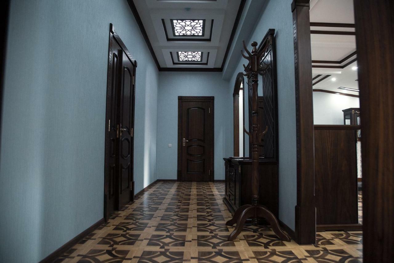 Bravolyuks Hotel อูร์เกนช์ ภายนอก รูปภาพ