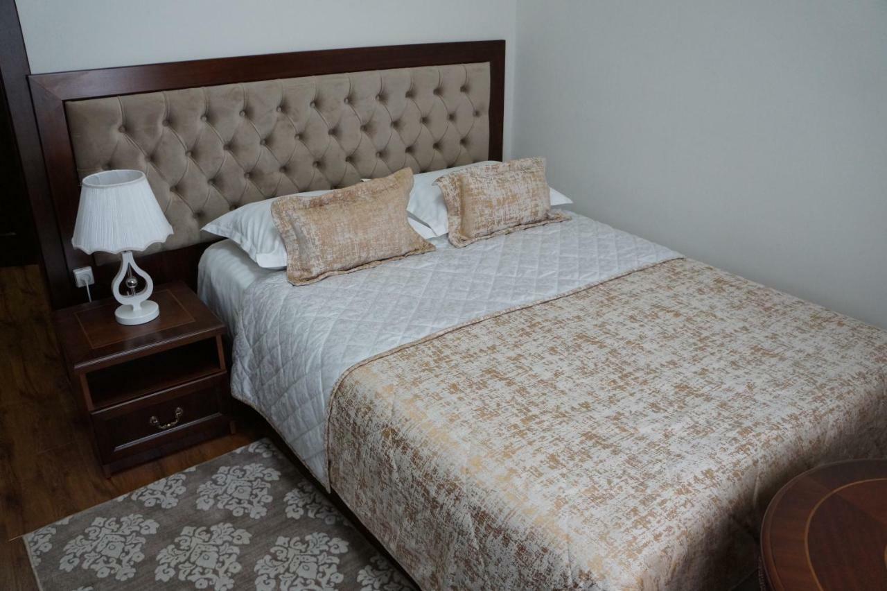 Bravolyuks Hotel อูร์เกนช์ ภายนอก รูปภาพ