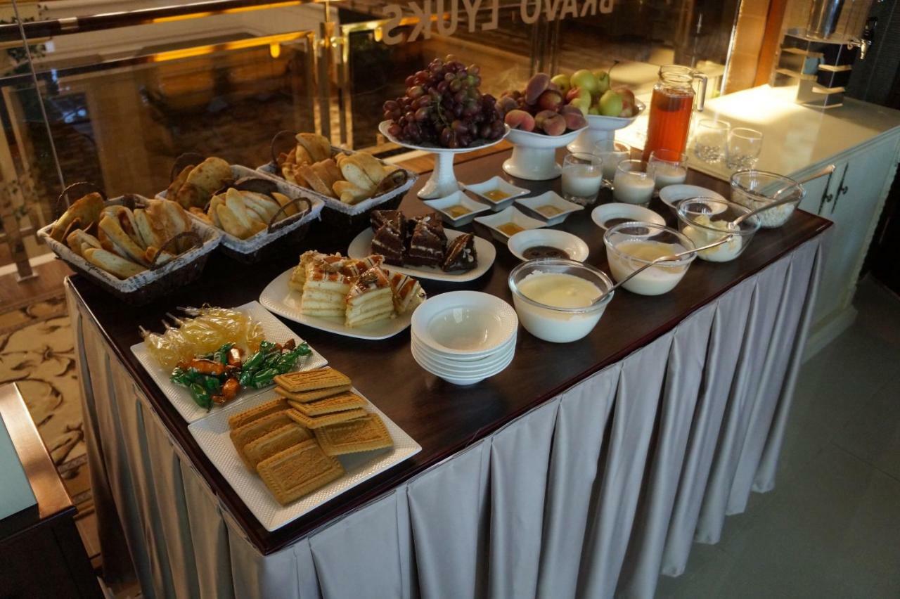 Bravolyuks Hotel อูร์เกนช์ ภายนอก รูปภาพ