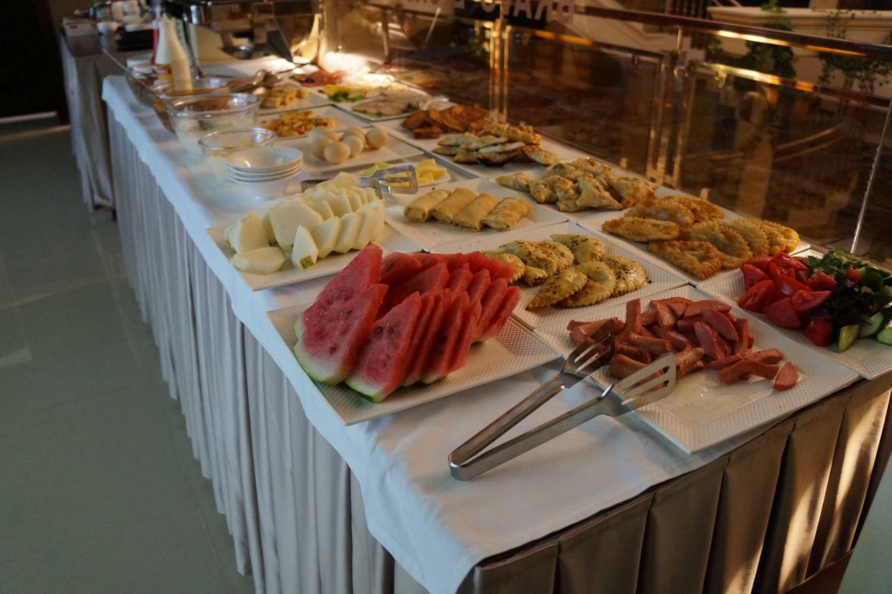 Bravolyuks Hotel อูร์เกนช์ ภายนอก รูปภาพ