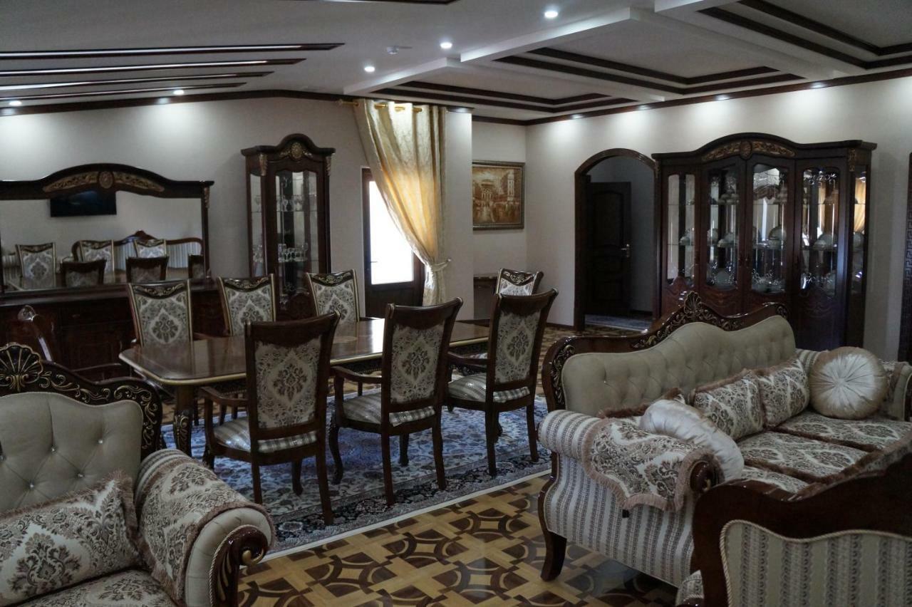 Bravolyuks Hotel อูร์เกนช์ ภายนอก รูปภาพ